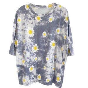 SHEIN Gray Daisy Print Tee